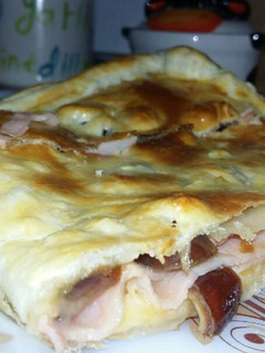 Una foto de Empanada de bacon y dátiles