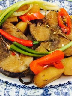 Hình của món Cá Ngừ kho măng củ.