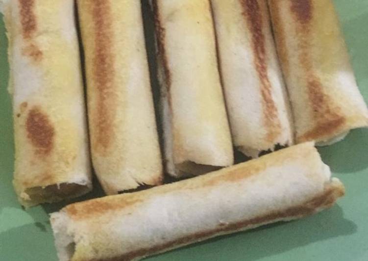Resep Sosis gulung roti tawar - menu simpel buka puasa yang Lezat