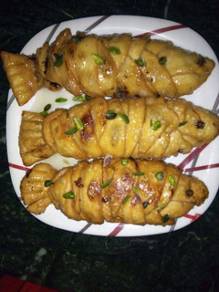 फिश शेप्ड स्वीट गुजिया (Fish shaped sweet gujiya recipe in hindi) रेसिपी मुख्य फोटो