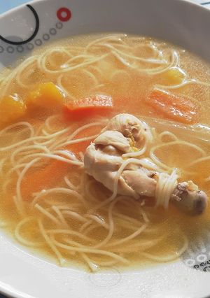 Una foto de Sopa peruana de pollo #rápidas