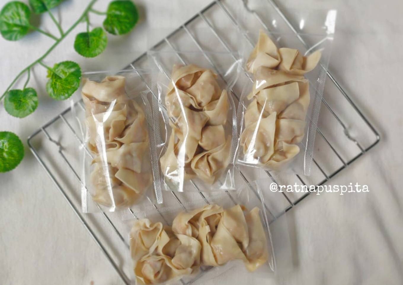 Pangsit Ayam Udang Frozen