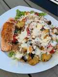 Ofengemüse Caesare Salat mit Lachs