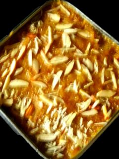 ઢીલો મોહનથાળ (Soft Mohanthal Recipe In Gujarati) રેસીપી મુખ્ય ફોટો