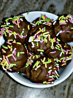 A picture of Coconut Chocolate Balls.