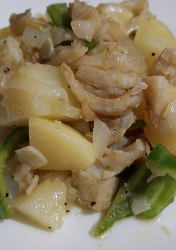 Una foto de Bacalao con papas