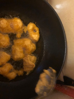 Una foto de Picarones con chancaca