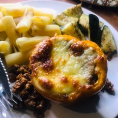 A picture of Stuffed bell peppers 🫑.