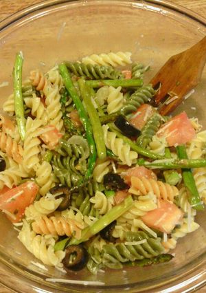 A picture of Garden Rotini and Veggie Salad.
