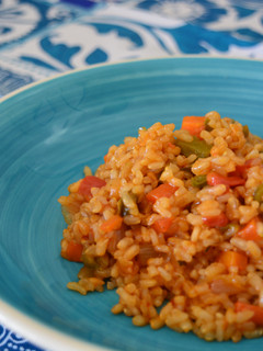 Una foto de Arroz integral con sofrito verduras