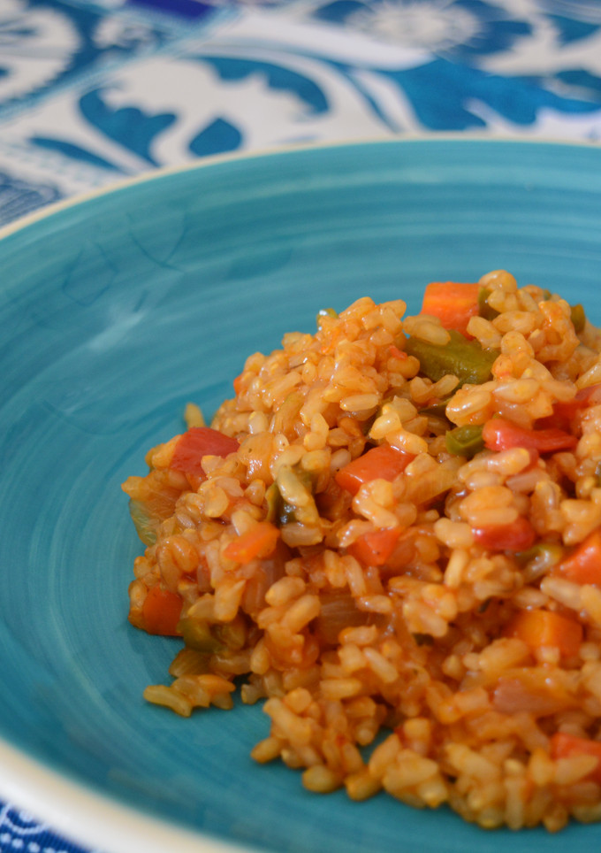 Una foto de Arroz integral con sofrito verduras