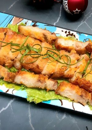 Hình của món Thịt chiên nghệ vàng giòn.