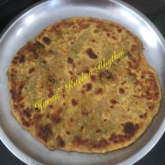 A picture of Dal stuffed paratha.