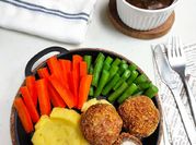 Gambar meatball and mashed potato