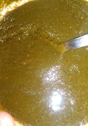 A picture of Green chutney.