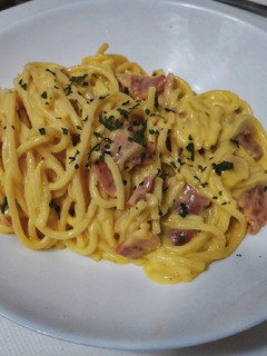 Una foto de Spaghetti con carbonara de cabra