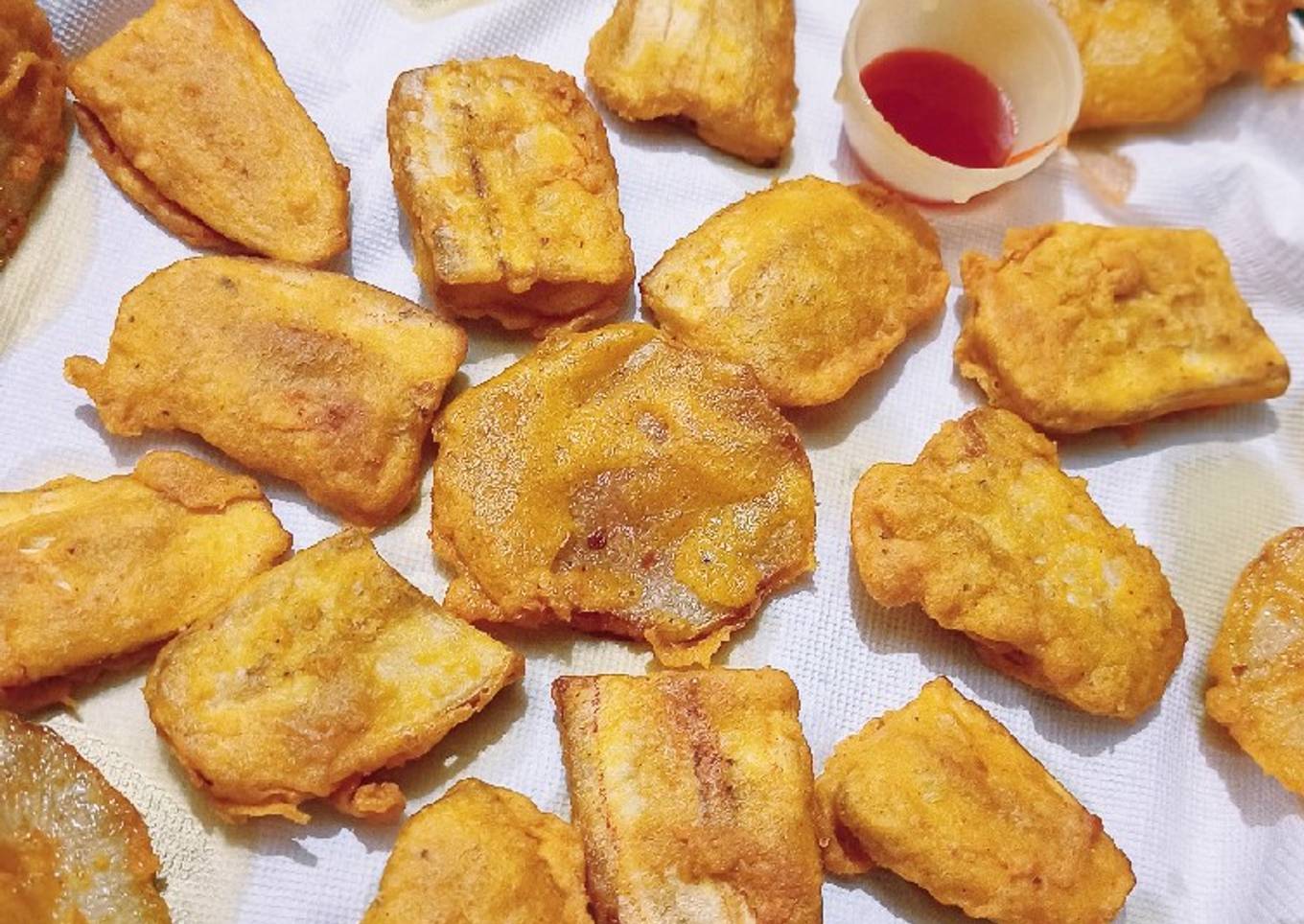 Pazhampori (Raw banana fry snacks)