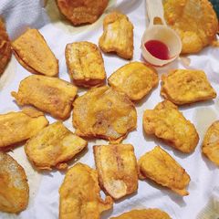 A picture of Pazhampori (Raw banana fry snacks).