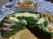 Una foto de lomito de atun con espinaca
