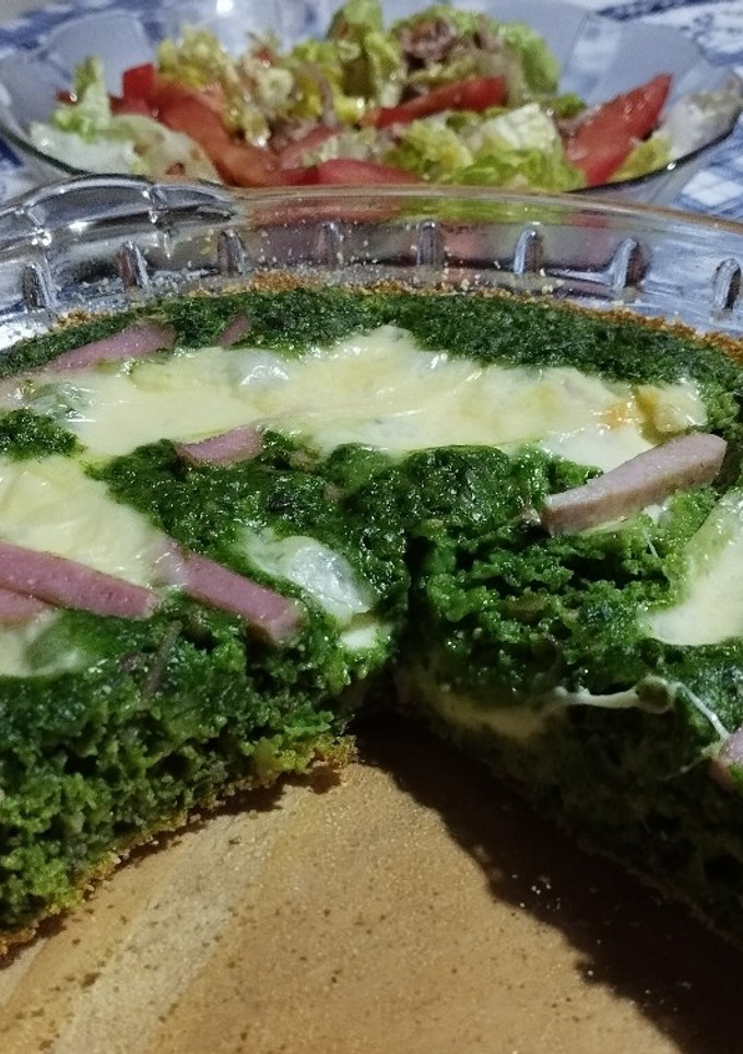 Una foto de Tarta de espinaca licuada sin masa (sin harina de trigo) editada