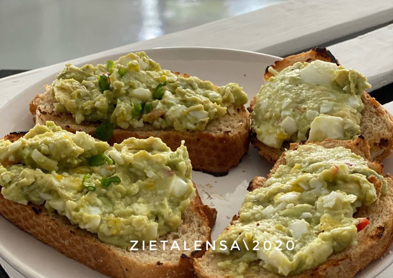Sandwich telur alpukat