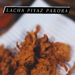 A picture of Lacha pyaz pakora.