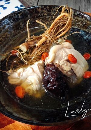 九尾草燉雞湯 的食譜成品照片