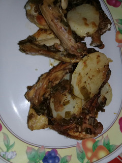 Una foto de Pata muslo al horno 🍗 con papa