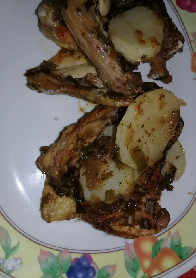 Una foto de Pata muslo al horno 🍗 con papa
