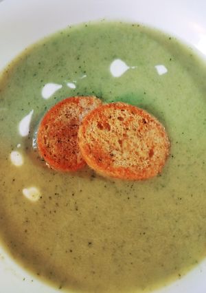 Brokkoli krémleves recept fotója
