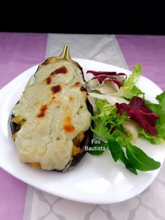 Una foto de Berenjena rellenas de pechuga de pavo y queso azul