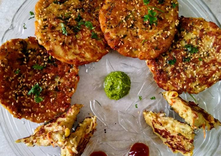 Vegetables mini dal handvo