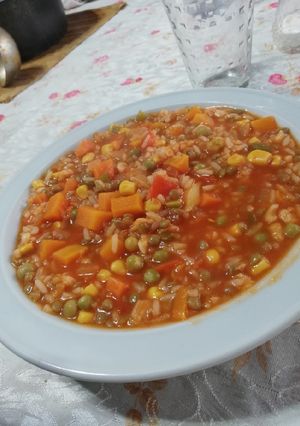 Una foto de Guiso Vegano. 100x100 vegan rendidor y económico