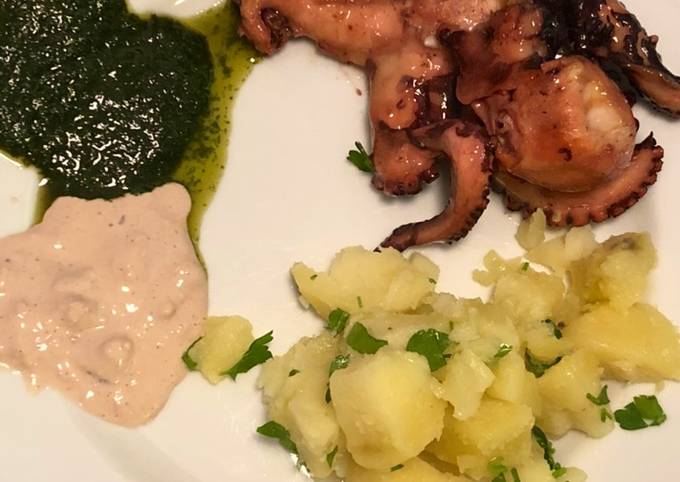 Polipo grigliato con patate prezzemolate pesto di menta e maionese di polipo