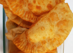 Una foto de Masa de empanadas fritas con 3 ingredientes