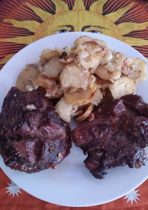 Una foto de Galtas al horno con patatas