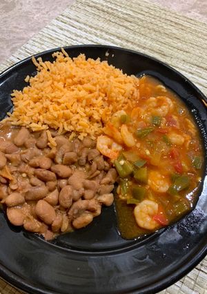Una foto de Camarones rancheros ❤️
