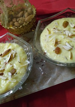 A picture of Custard kheer (from leftover rice).