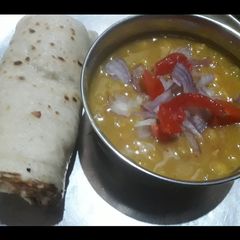 A picture of Chhole kulche.
