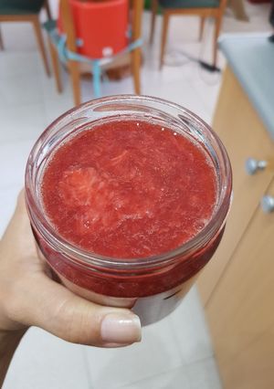 Una foto de Mermelada de fresas casera fitness