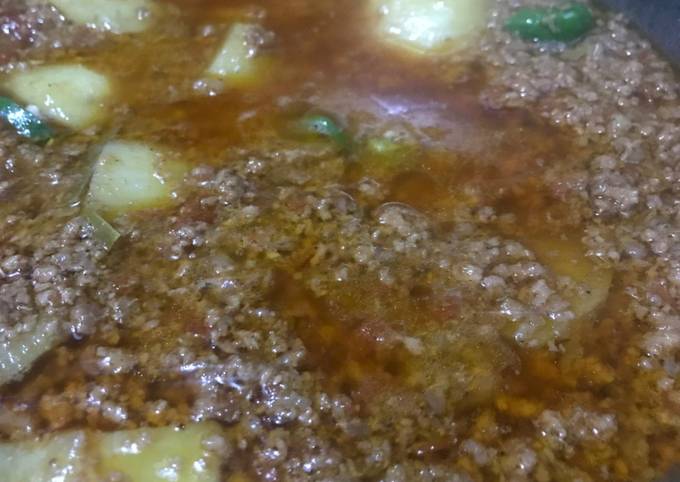 Simple Way to Prepare Perfect Alu Qeema