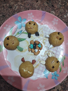 મેથી લડ્ડુ (Methi laddu recipe in Gujarati) રેસીપી મુખ્ય ફોટો
