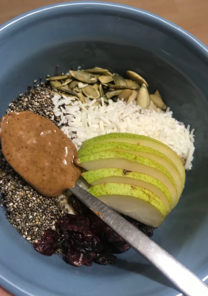 Una foto de Avena manzana-pera vegana