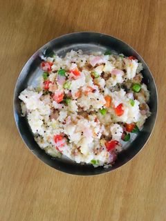 વેજ ઉપમા (Veg Upma Recipe In Gujarati) રેસીપી મુખ્ય ફોટો
