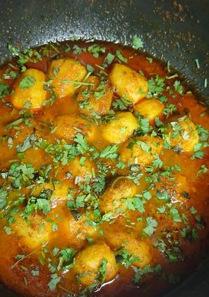 दम आलू (dum aloo recipe in HIndi) रेसिपी मुख्य फोटो