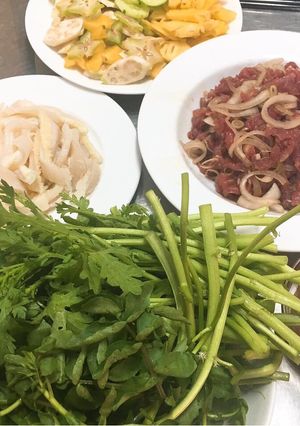 Hình của món Bò nhúng dấm.
