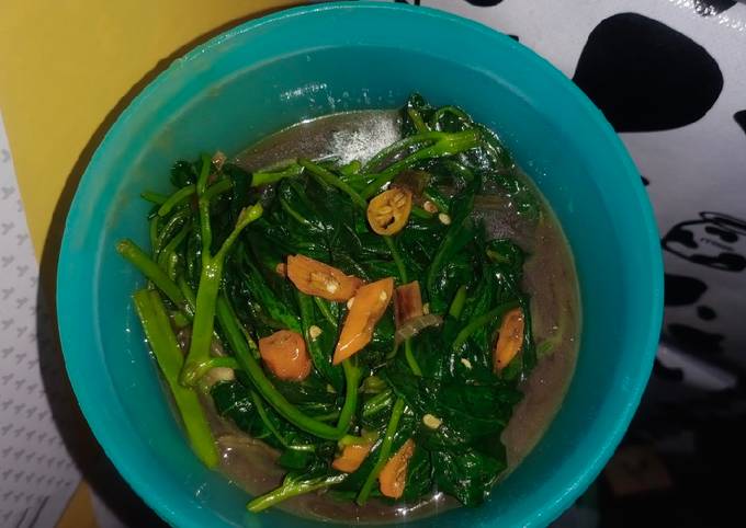 Langkah Mudah untuk Membuat Tumis kangkung pedas manis, Enak Banget
