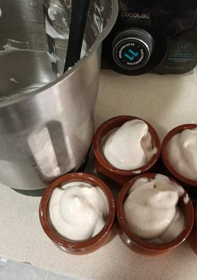 Una foto de Espuma de nísperos con la Mambo