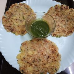 Sabudana thalipeeth A picture of Sabudana thalipeeth.