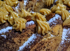 Una foto de ROSCA De Bollitos,🎄 rellena de Crema Pastelera...!